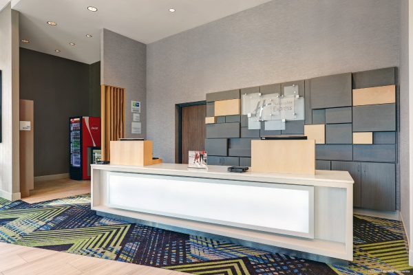 Holiday Inn Express KINGSTON WEST